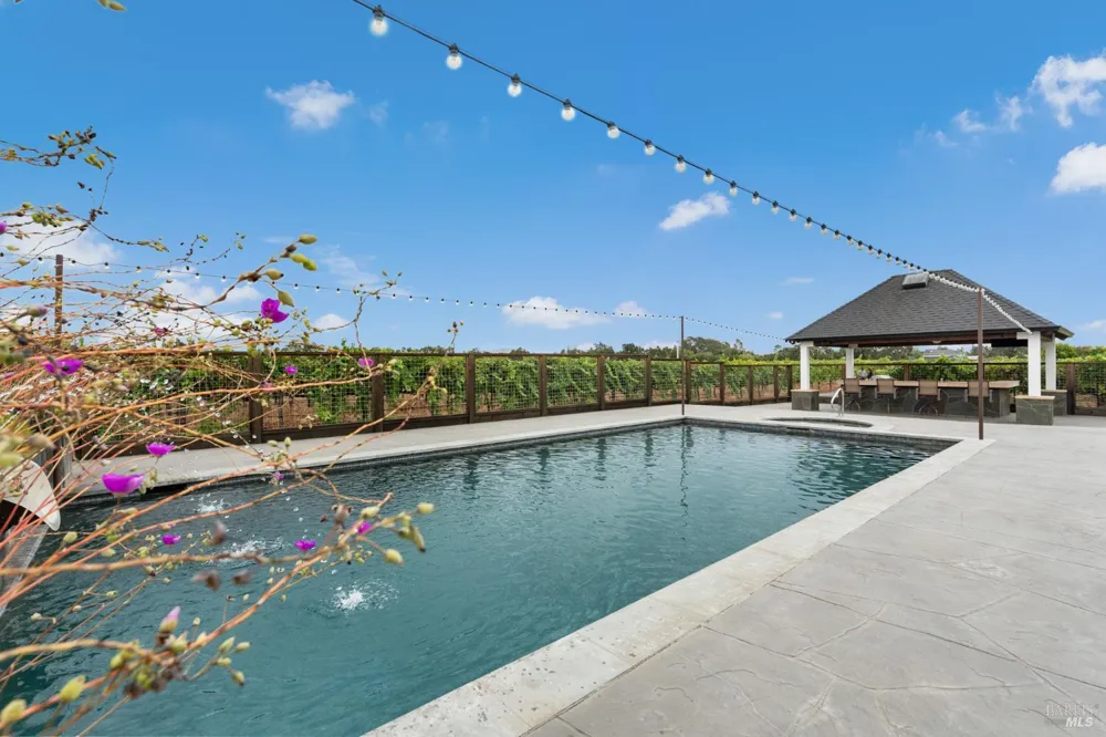 1626 Abramson Road Santa Rosa, CA 95401
