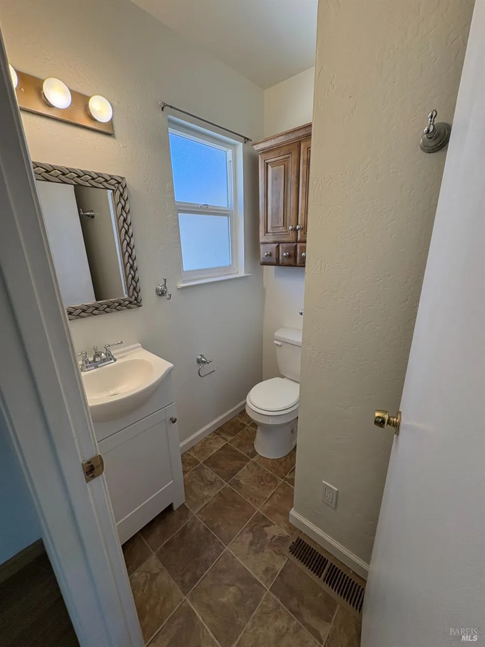 7631 Adrian Drive Rohnert Park, CA 94928
