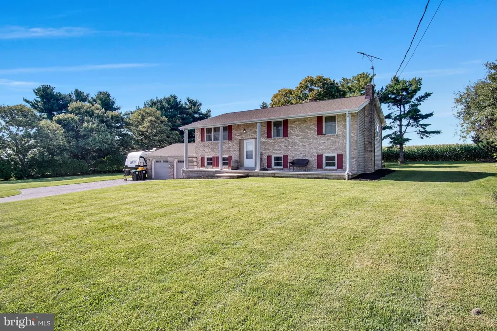 20 WATER ROAD Dillsburg, PA 17019