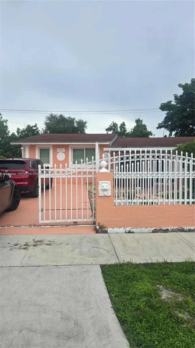 2911 NW 163rd St Miami Gardens, FL 33054