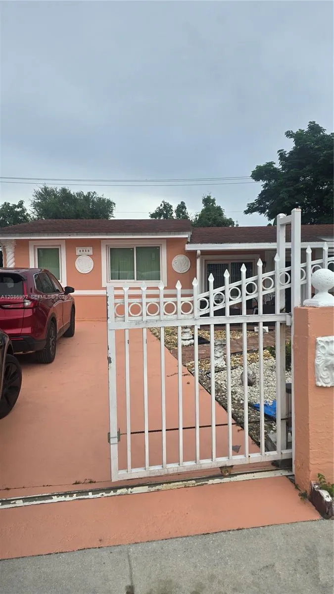 2911 NW 163rd St Miami Gardens, FL 33054