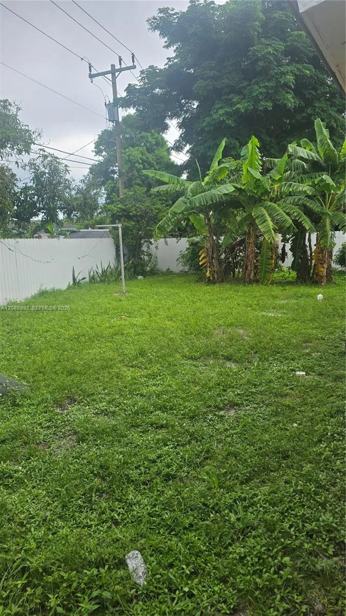 2911 NW 163rd St Miami Gardens, FL 33054