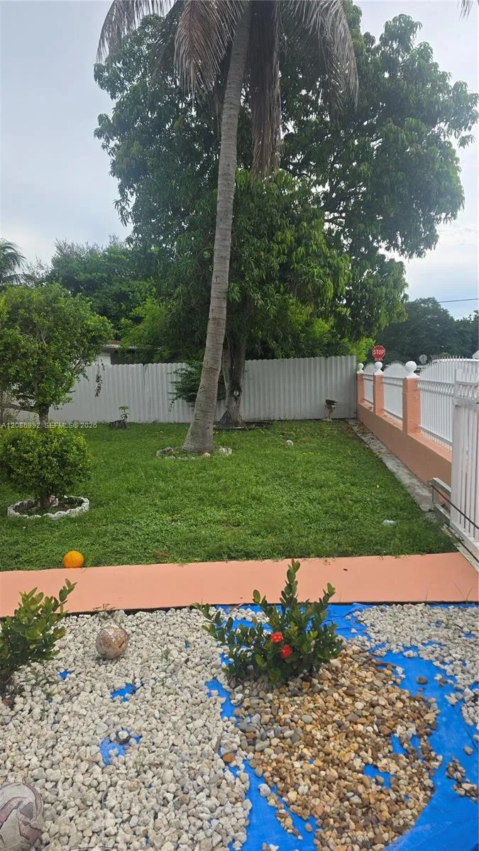 2911 NW 163rd St Miami Gardens, FL 33054