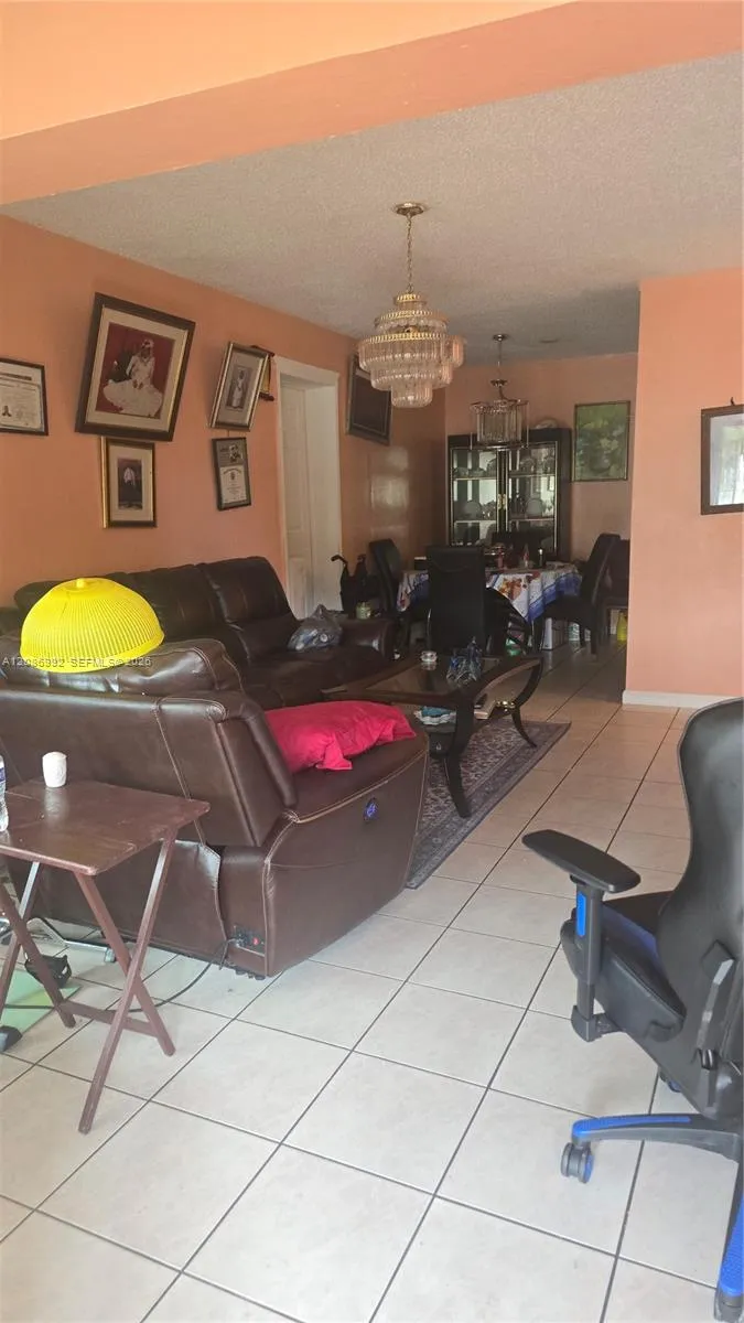 2911 NW 163rd St Miami Gardens, FL 33054
