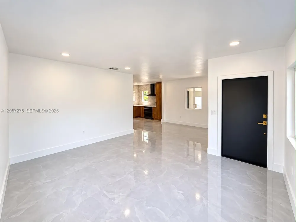 940 NW 67th St Miami, FL 33150