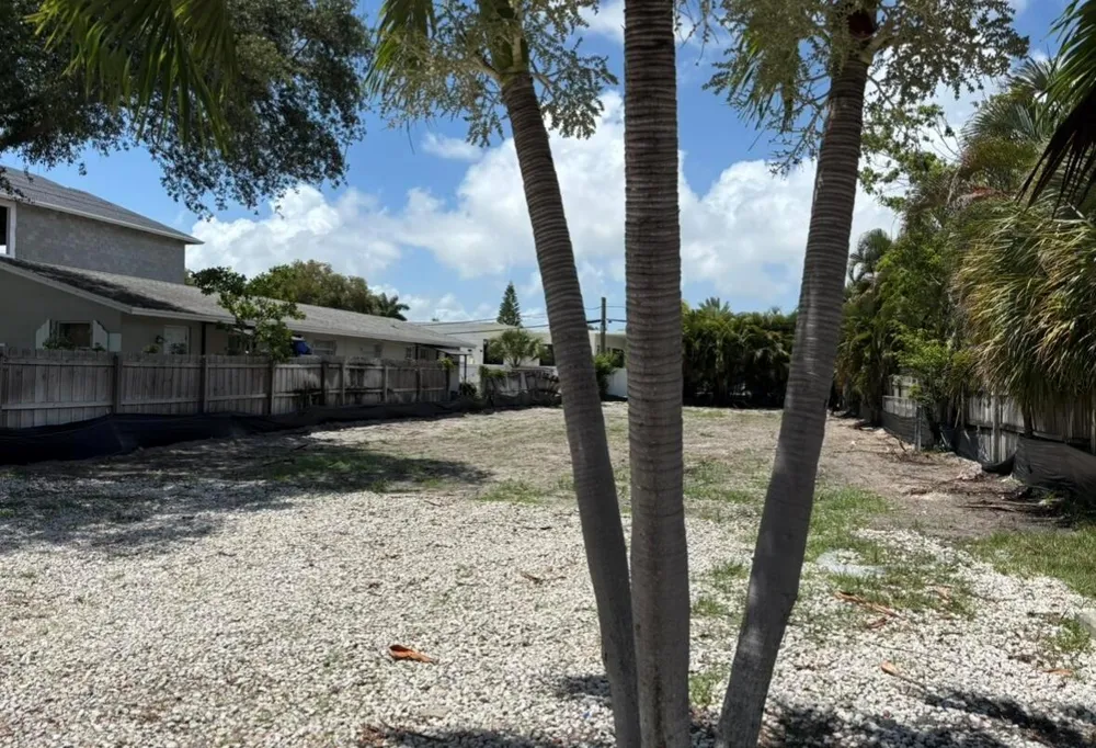 250 NE 13th Street Delray Beach, FL 33444