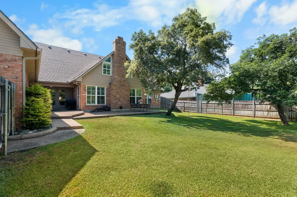 10026 Forest View Drive Woodway, TX 76712