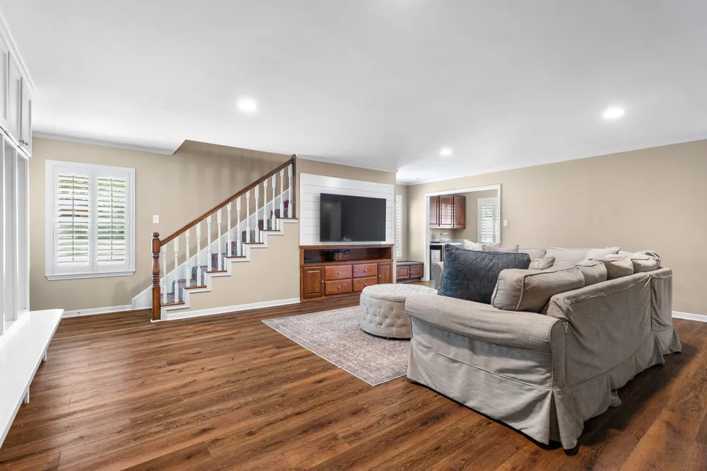 10026 Forest View Drive Woodway, TX 76712