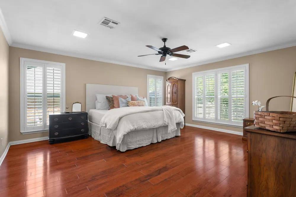 10026 Forest View Drive Woodway, TX 76712