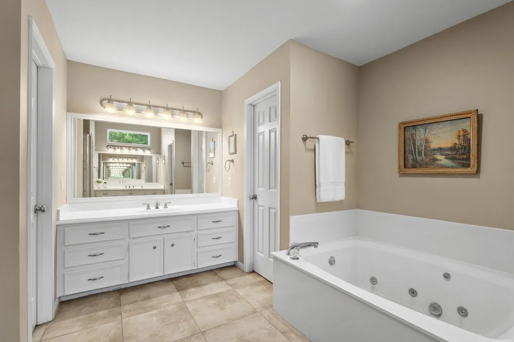 10026 Forest View Drive Woodway, TX 76712