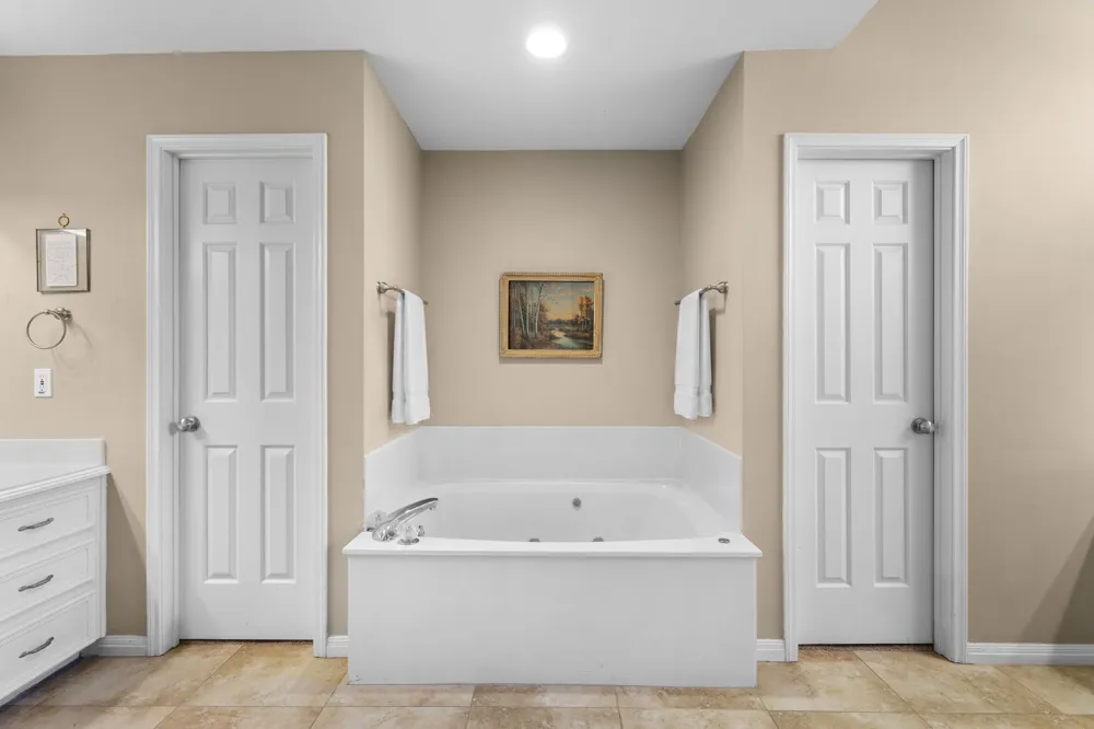 10026 Forest View Drive Woodway, TX 76712
