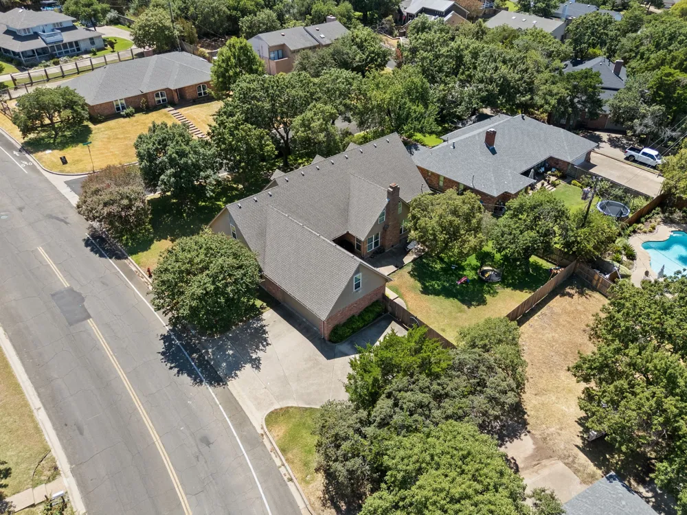 10026 Forest View Drive Woodway, TX 76712