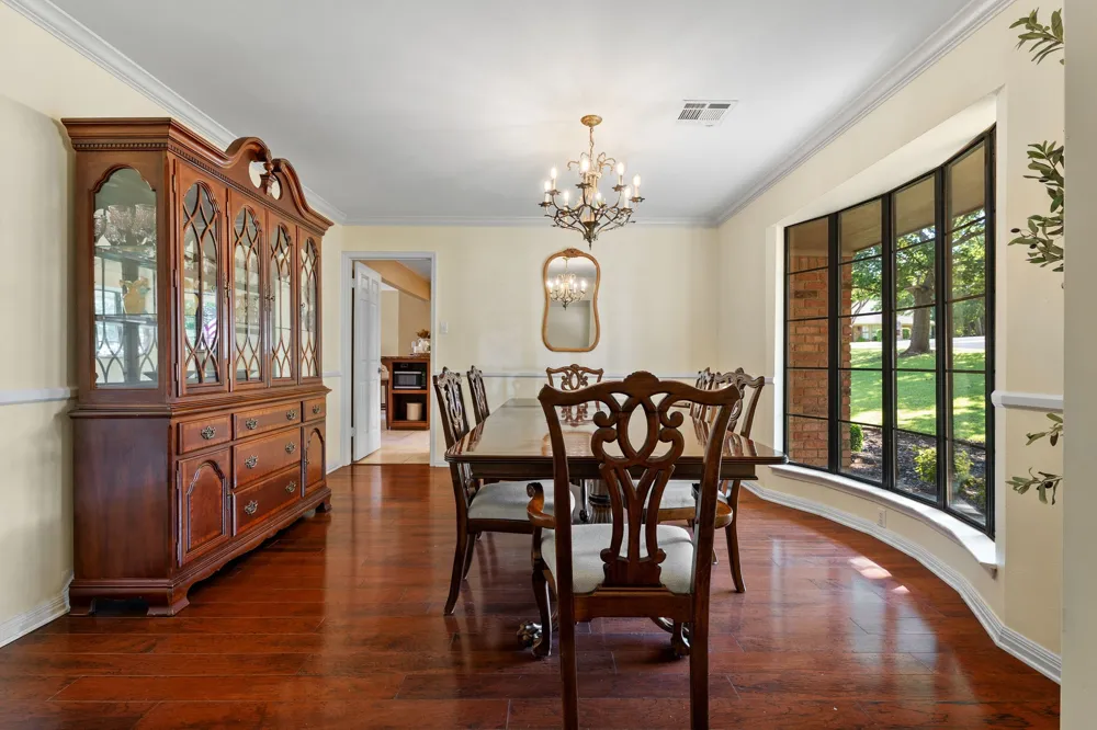 10026 Forest View Drive Woodway, TX 76712
