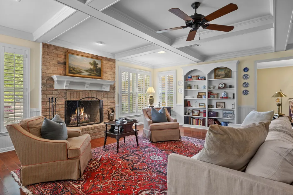 10026 Forest View Drive Woodway, TX 76712