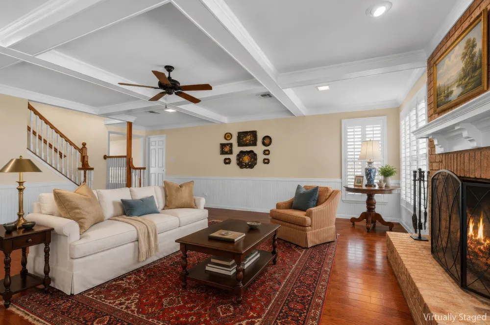 10026 Forest View Drive Woodway, TX 76712