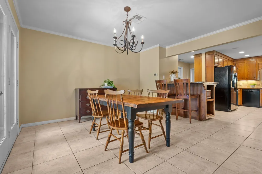 10026 Forest View Drive Woodway, TX 76712