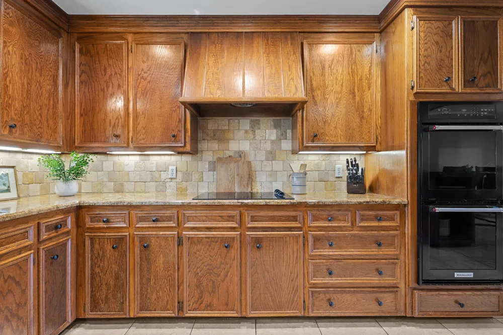 10026 Forest View Drive Woodway, TX 76712