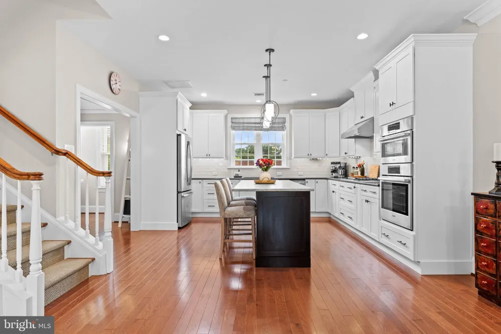 57 VILLAGE SQUARE Paoli, PA 19301