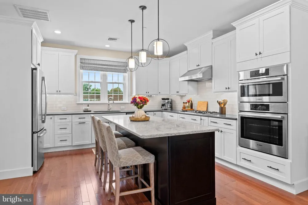 57 VILLAGE SQUARE Paoli, PA 19301