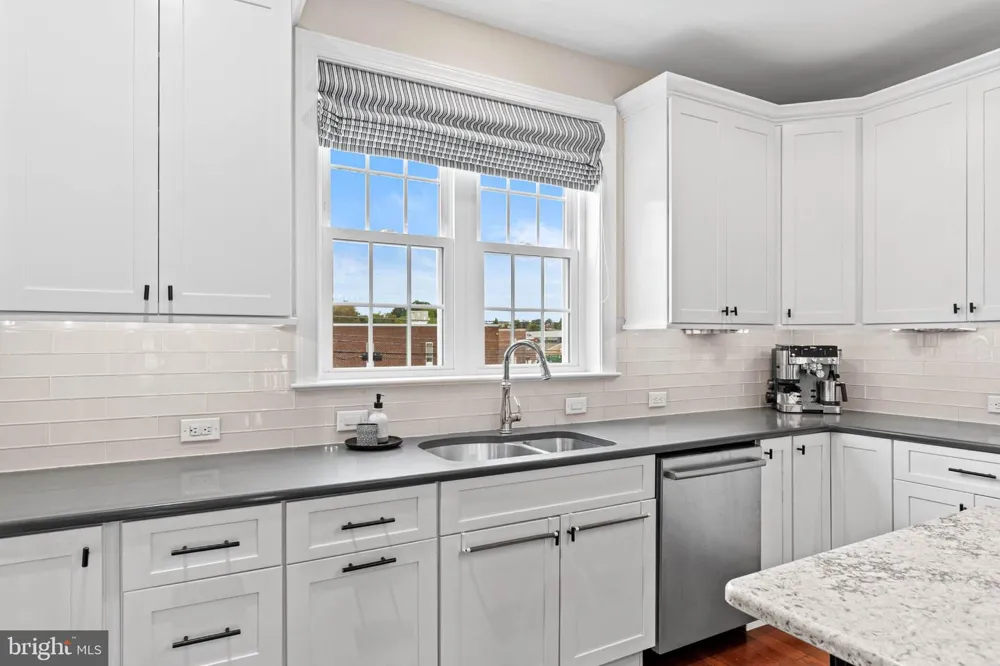 57 VILLAGE SQUARE Paoli, PA 19301