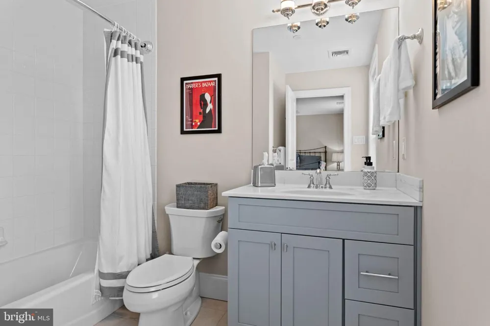 57 VILLAGE SQUARE Paoli, PA 19301