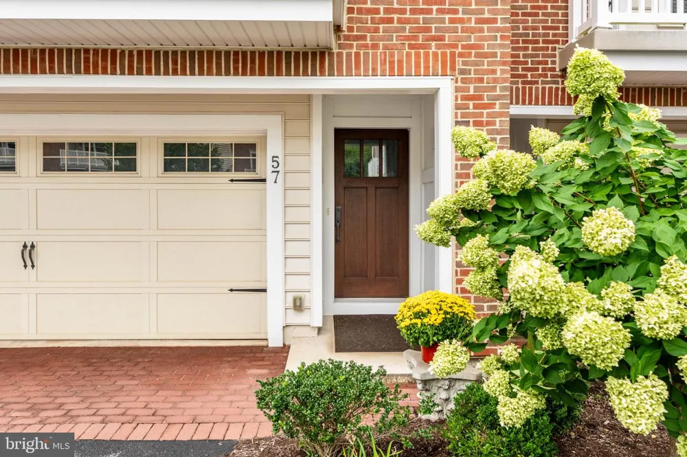 57 VILLAGE SQUARE Paoli, PA 19301