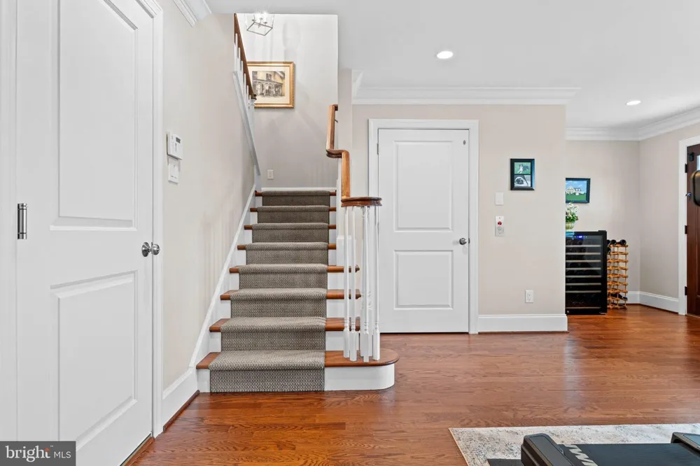 57 VILLAGE SQUARE Paoli, PA 19301