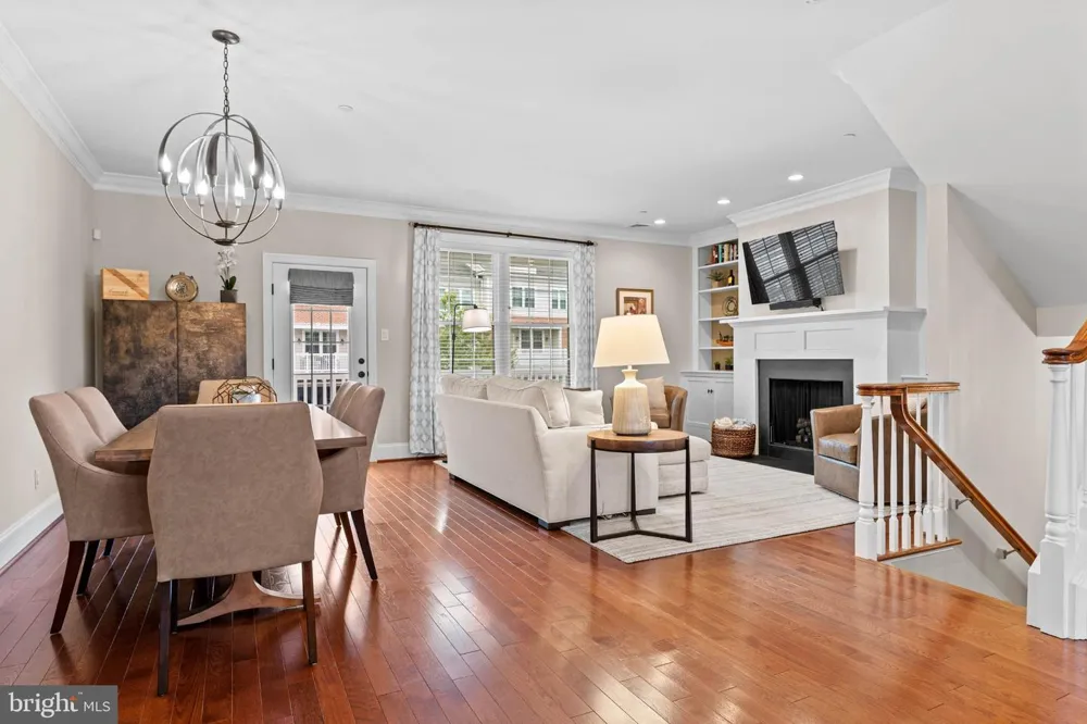 57 VILLAGE SQUARE Paoli, PA 19301