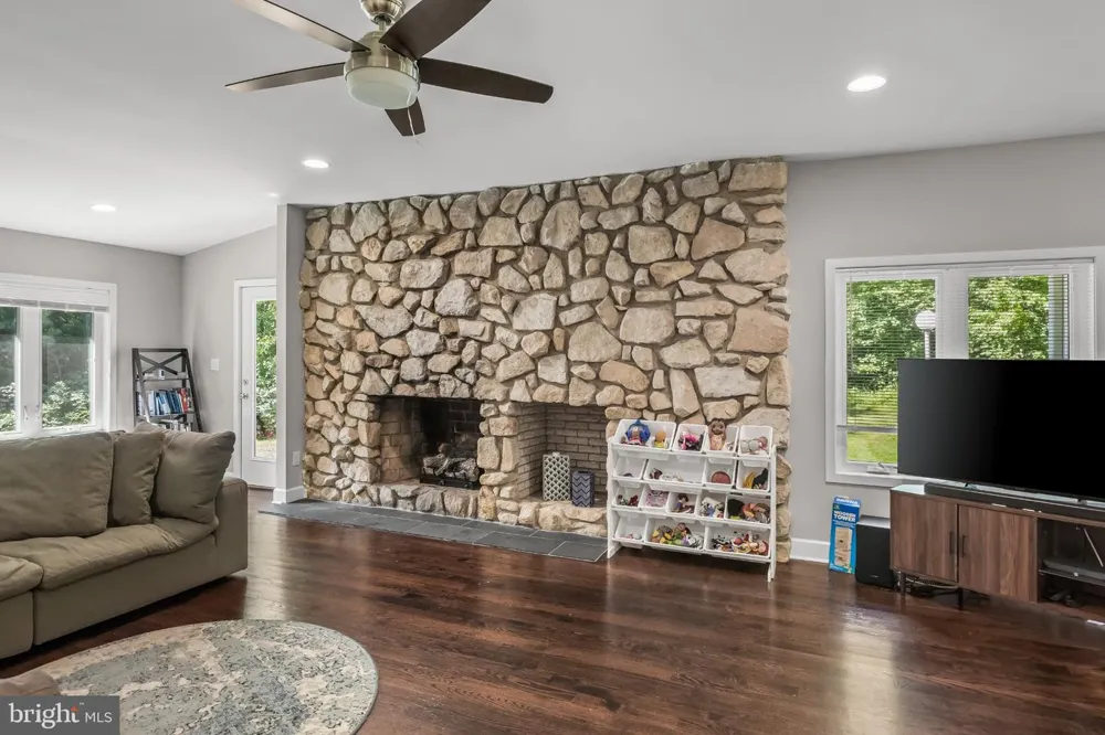 1 BLOOMER DRIVE Burlington, NJ 08016