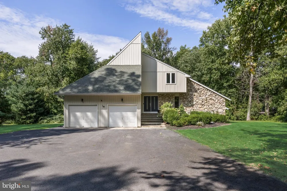 1 BLOOMER DRIVE Burlington, NJ 08016