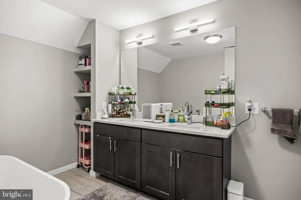 1 BLOOMER DRIVE Burlington, NJ 08016