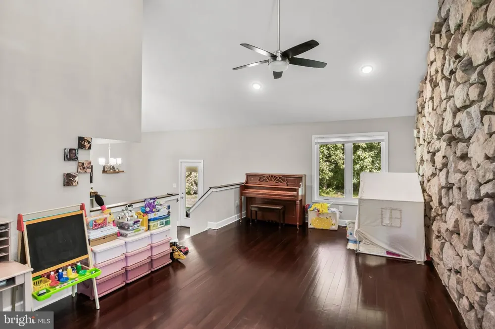 1 BLOOMER DRIVE Burlington, NJ 08016