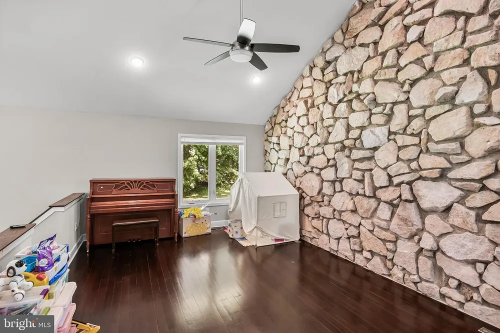 1 BLOOMER DRIVE Burlington, NJ 08016