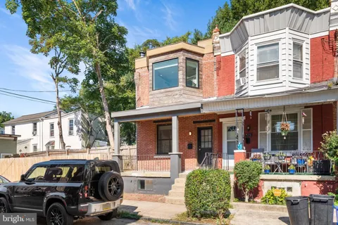 133 W DUVAL STREET