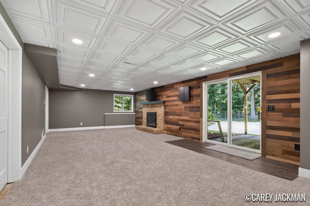 2111 Woodley Creek Court NW Comstock Park, MI 49321