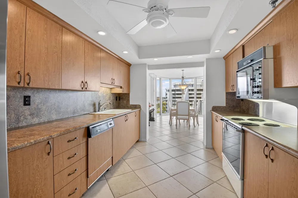 2917 S OCEAN BOULEVARD S #902 Highland Beach, FL 33487