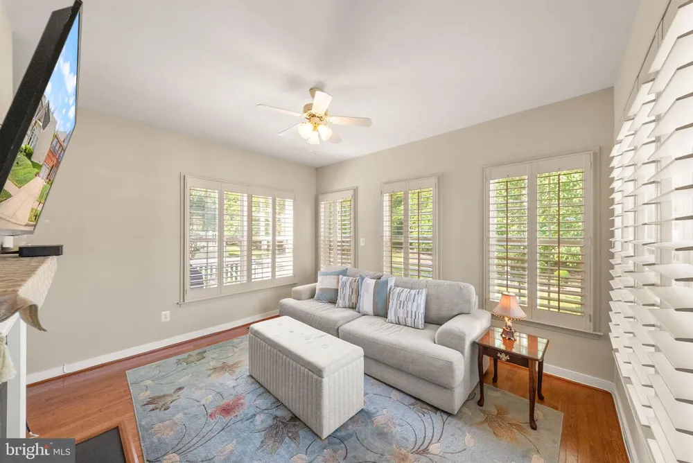 5976 PINEY GROVE WAY Gainesville, VA 20155