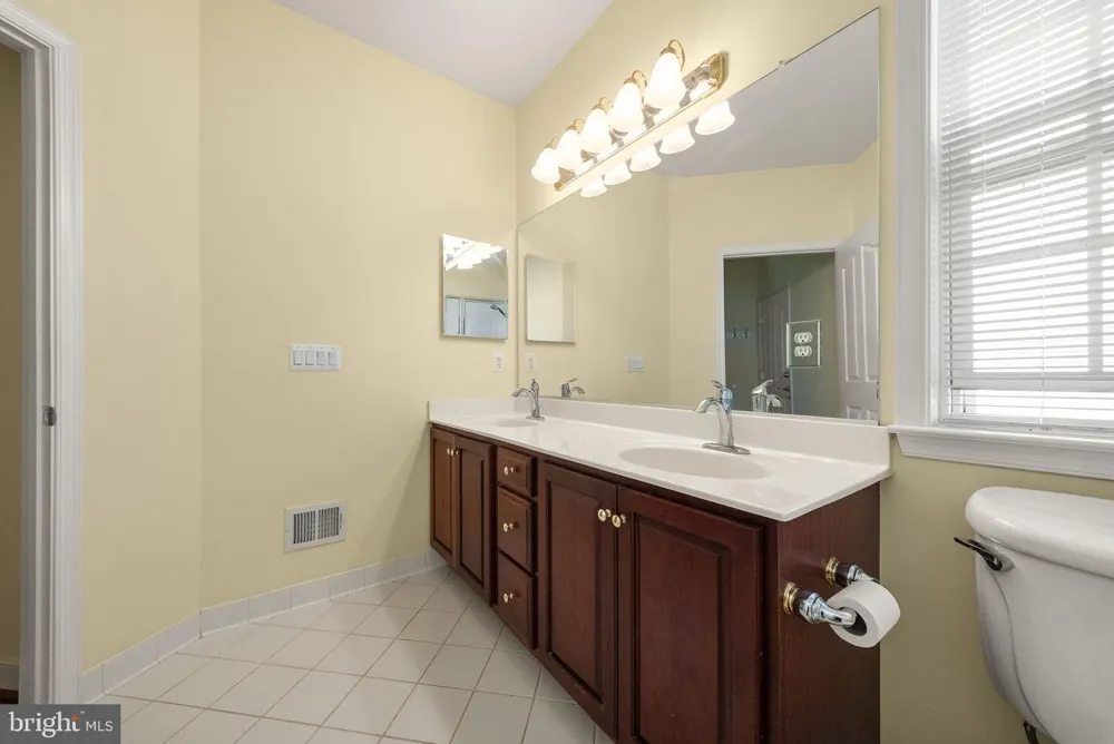 5976 PINEY GROVE WAY Gainesville, VA 20155