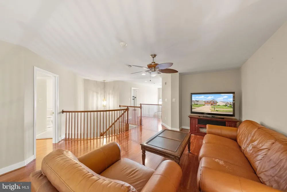 5976 PINEY GROVE WAY Gainesville, VA 20155