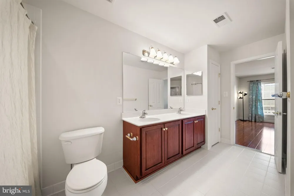 5976 PINEY GROVE WAY Gainesville, VA 20155