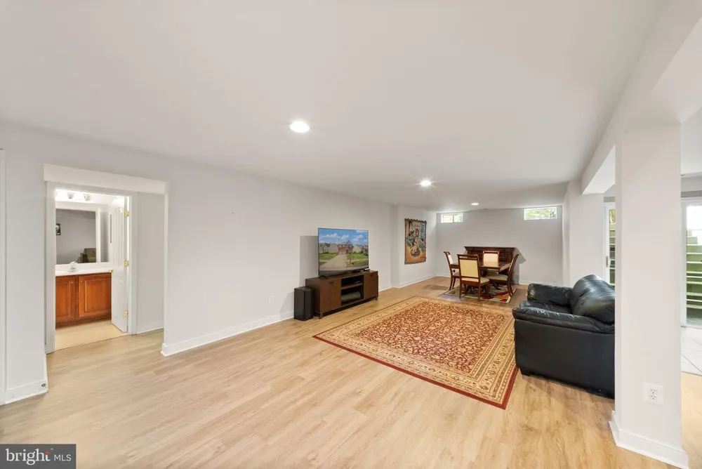 5976 PINEY GROVE WAY Gainesville, VA 20155