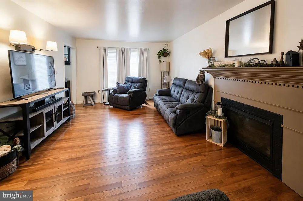 37 GREENMONT DRIVE Enola, PA 17025