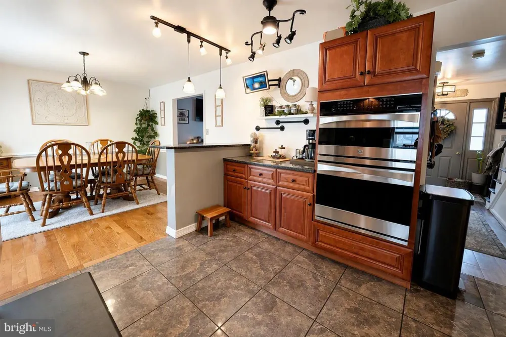 37 GREENMONT DRIVE Enola, PA 17025