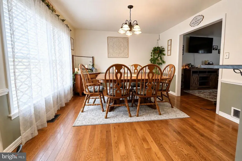 37 GREENMONT DRIVE Enola, PA 17025