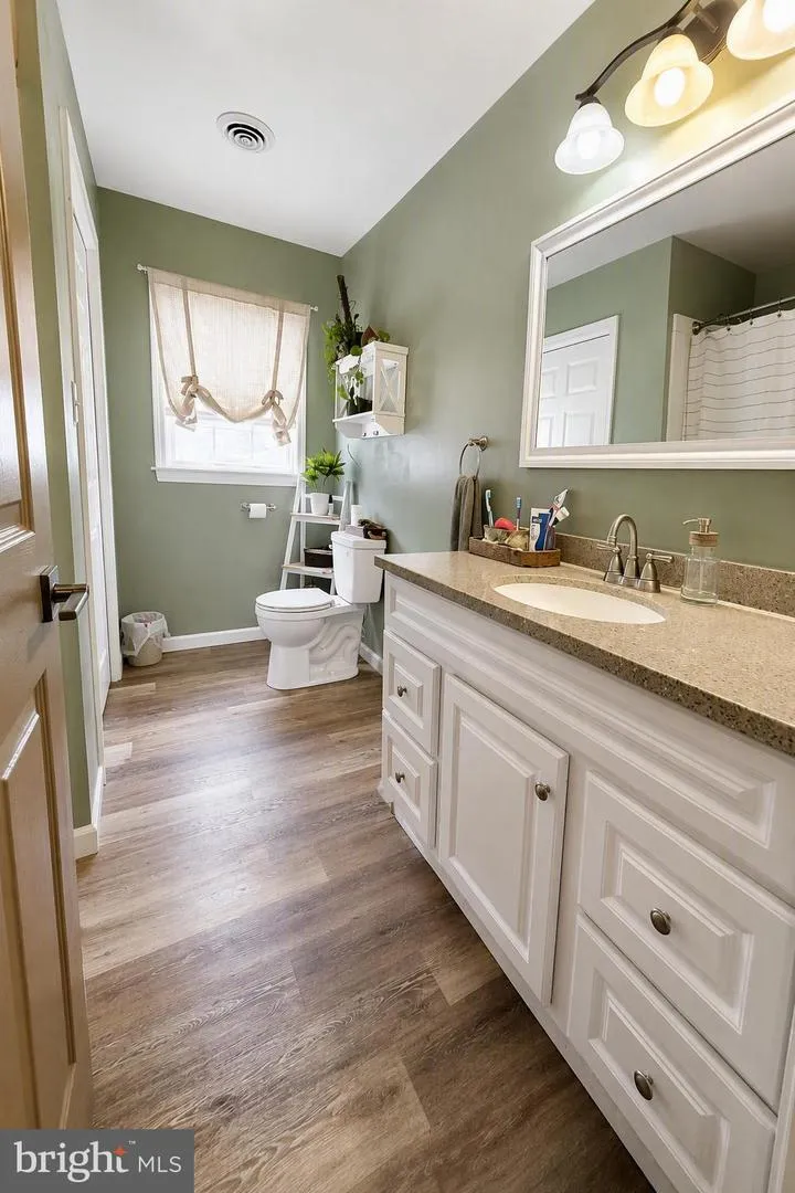 37 GREENMONT DRIVE Enola, PA 17025