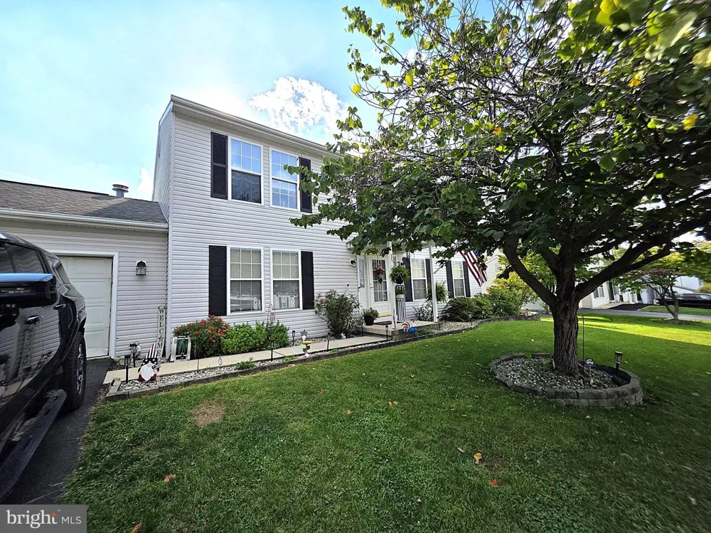 37 GREENMONT DRIVE Enola, PA 17025