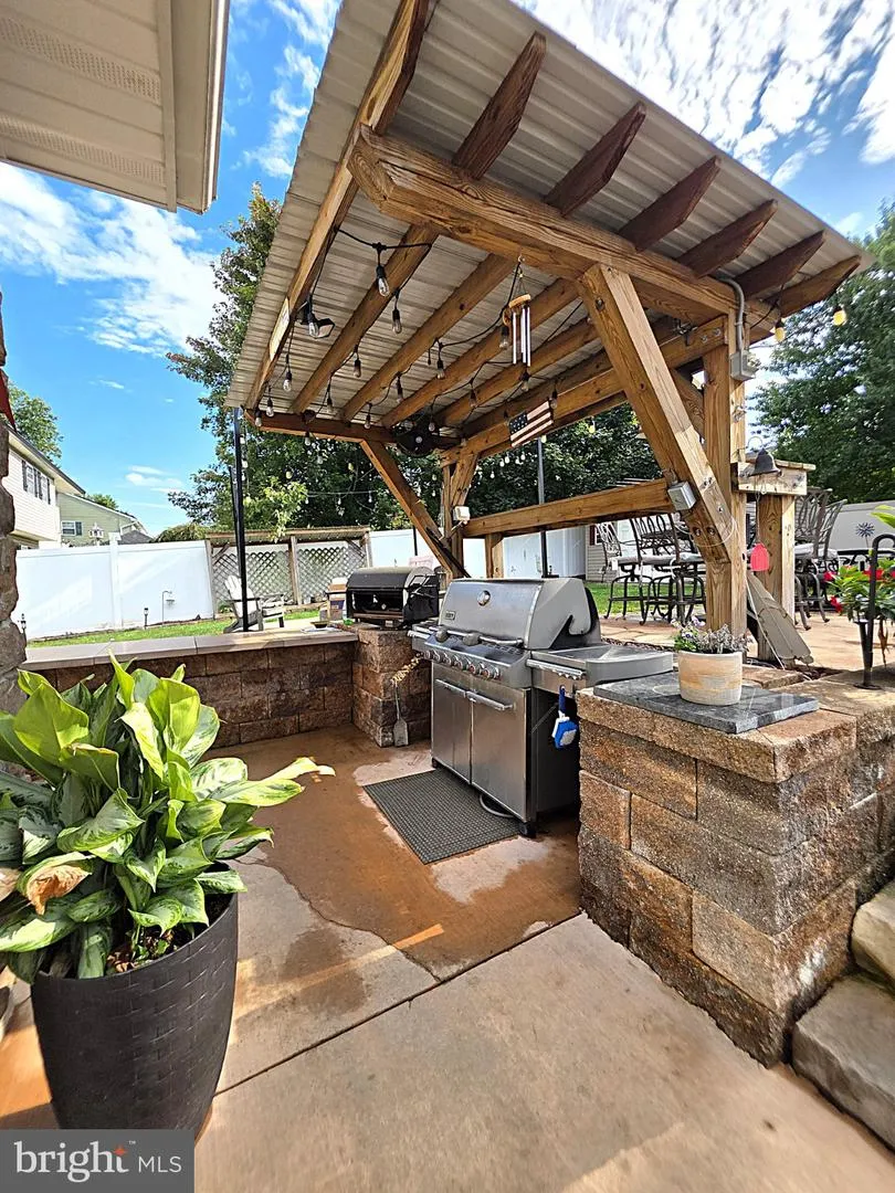 37 GREENMONT DRIVE Enola, PA 17025