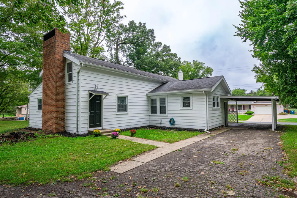 3908 Grand Prairie Road Kalamazoo, MI 49006