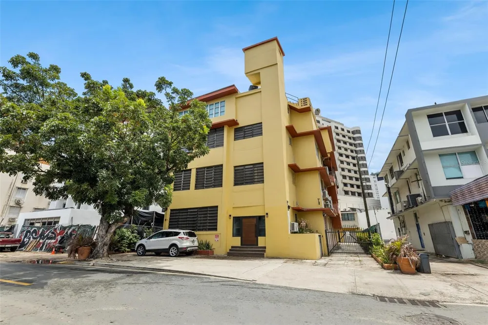 61 LUISA #2B San Juan, PR 00907
