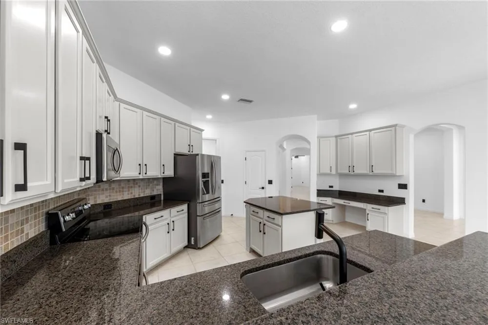 2628 Fairmont Cove Court Cape Coral, FL 33991